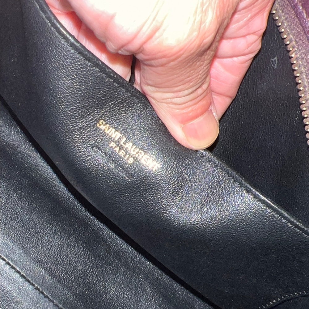 2055 Saint Laurent Cabas with Crocodile Embossing - Picture 10 of 11